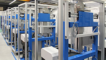 Serienmontage Sondermaschinen in Walzbachtal bei Karlsruhe in Montagehalle der Rühle und Co. Maschinenbau GmbH